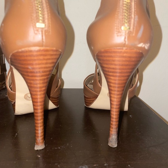 Peep toe sandals - Picture 2 of 3